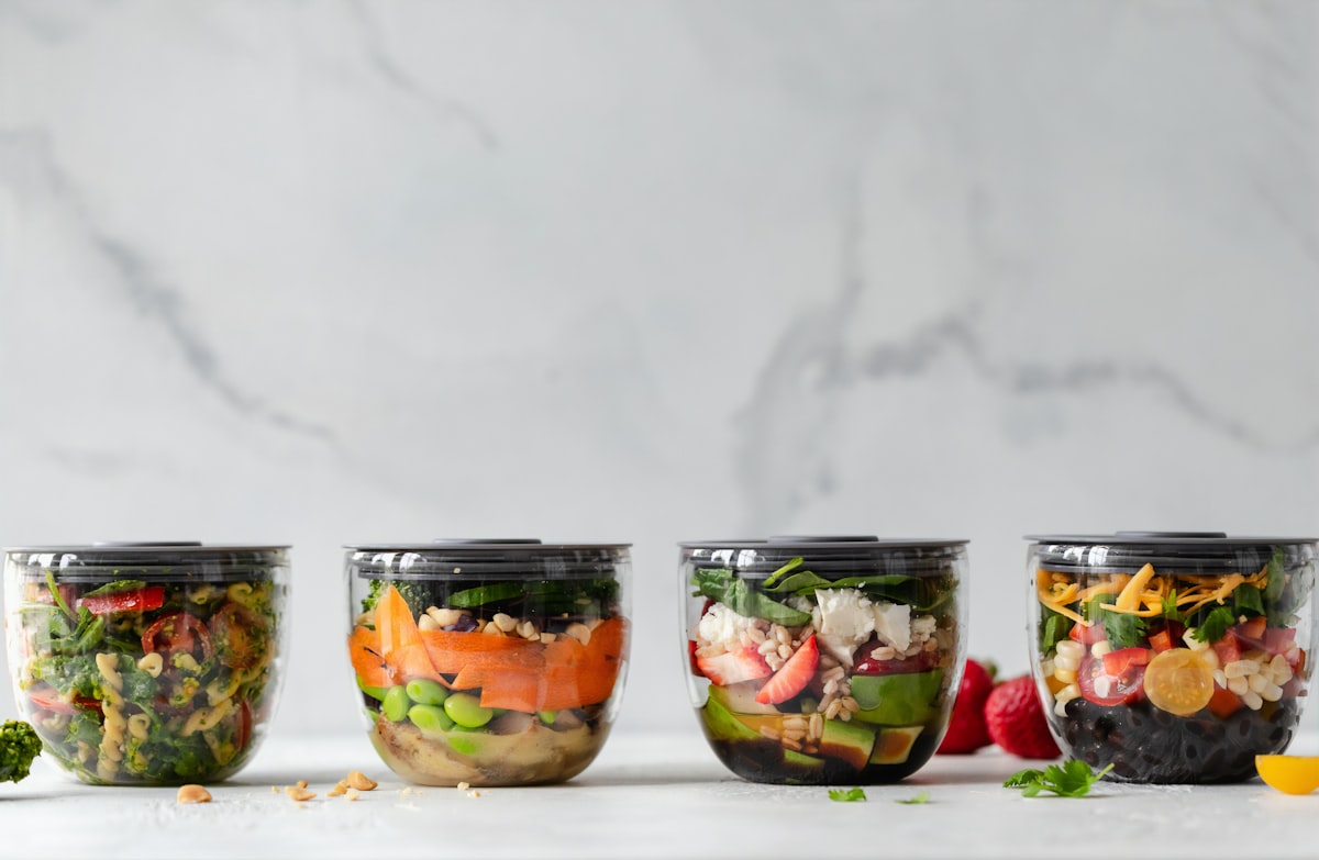 Mediterranean diet meal plan with fresh vegetables and olive oil